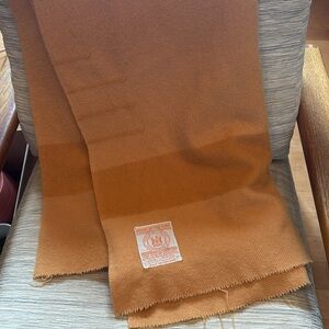 Hudson's Bay Company 60" x 86" Twin Size 3.5 Point Blanket
Antique
